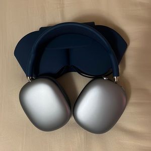 New AirPods Max - Sky Blue